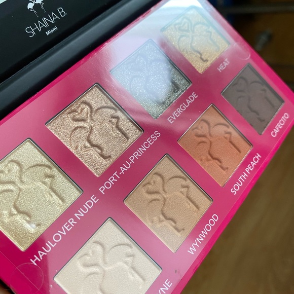 Shana B Miami Eyeshadow Palette - Picture 2 of 5